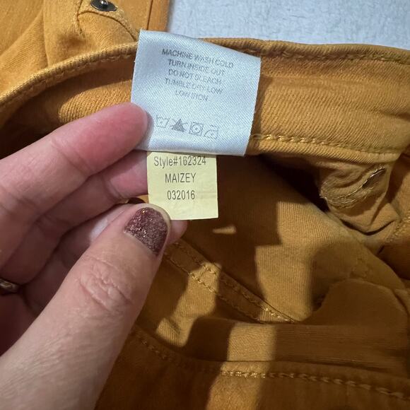 Lila Ryan (31) Liza Skinny Jean - Stitch Fix Mustard Jegging Back Pocket Pants - Picture 6 of 8